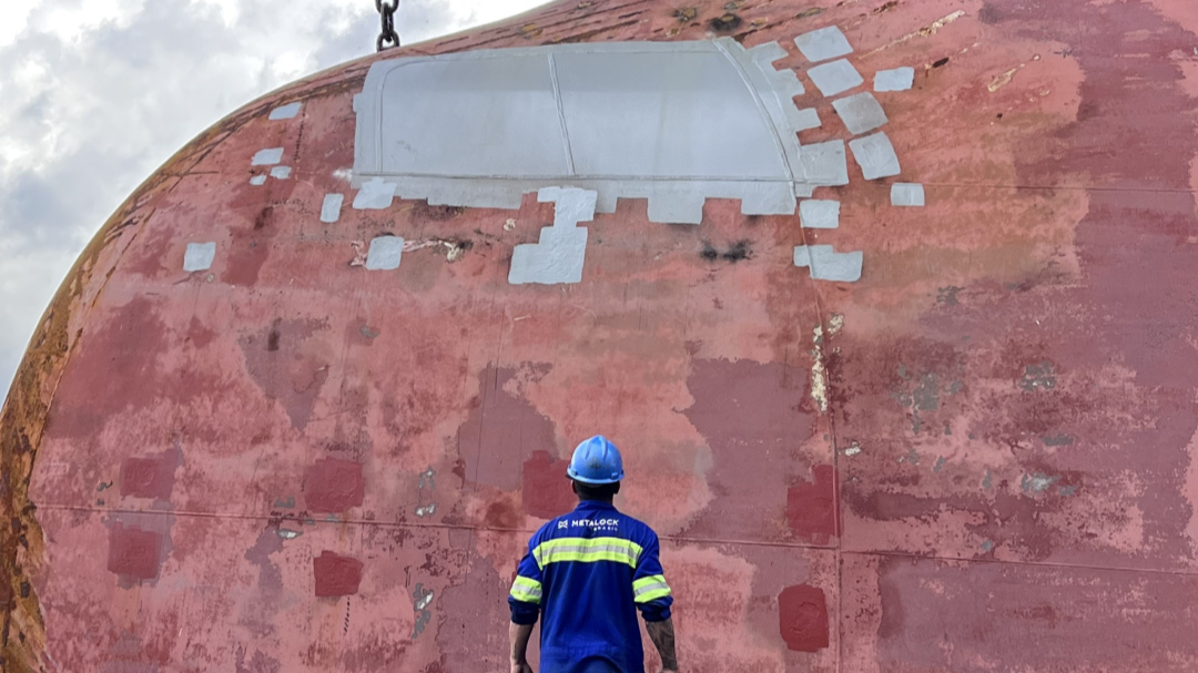 repairs on oil tanker