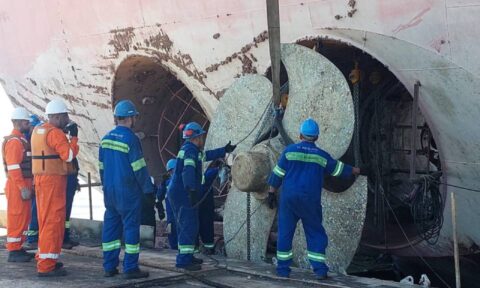 Metalock Brasil realiza revisão completa de propulsor transversal